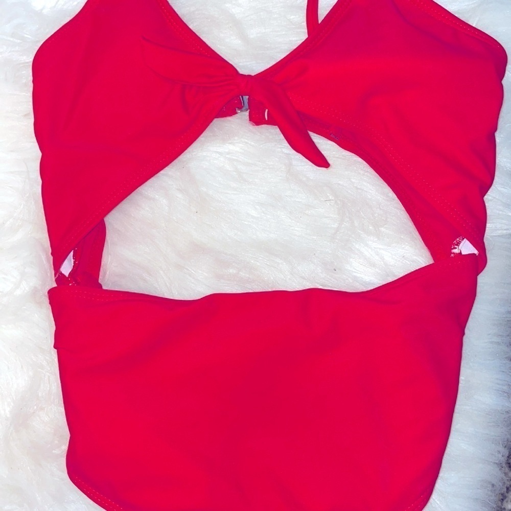 - Swimsuit - Picture 1 of 1